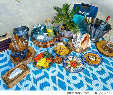 Picnic on the beach in Koh Kai chicken island in Krabi, Thailand Picnic on the beach in Koh Kai chicken island in Krabi, Thailand 101229766