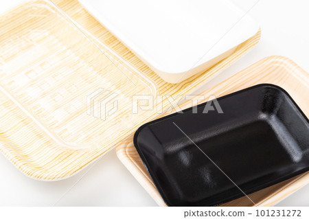 Food tray placed on a white background 101231272