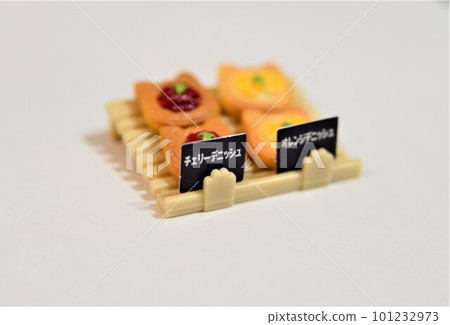 miniature bread miniature bread 101232973
