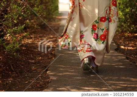 Women's feet wearing kimono Women's feet wearing kimono 101234550