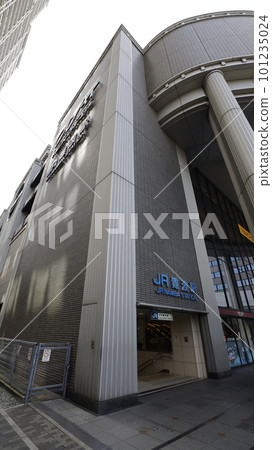 The OCAT (Osaka City Air Terminal) building containing the Minatomachi Bus Terminal and the entrance to JR Namba Station The OCAT (Osaka City Air Terminal) building containing the Minatomachi Bus Terminal and the entrance to JR Namba Station 101235024