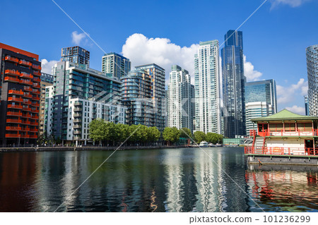 Modern buildings in London 101236299
