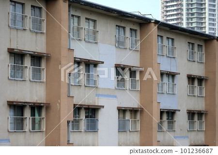 Tokyo metropolitan housing complex in Tatsumi 101236687