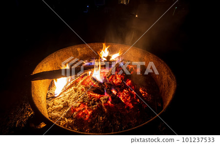 Close up shot of a camp fire in Beavers Bend State Park 101237533