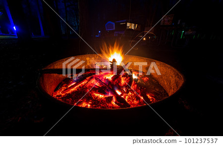 Close up shot of a camp fire in Beavers Bend State Park 101237537