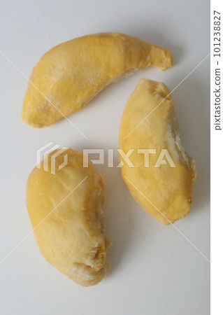 ripe durian fruit pulp closeup photo isolated on white ripe durian fruit pulp closeup photo isolated on white 101238827