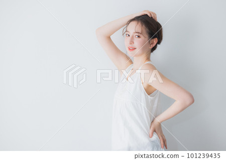 Beauty image of young women Beauty image of young women 101239435