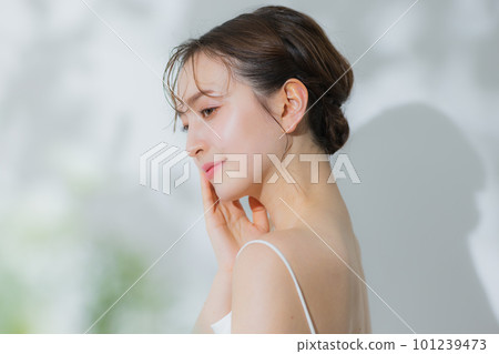 年輕女性的美麗形象 年輕女性的美麗形象 101239473