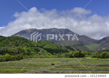 四月的大山 101239495