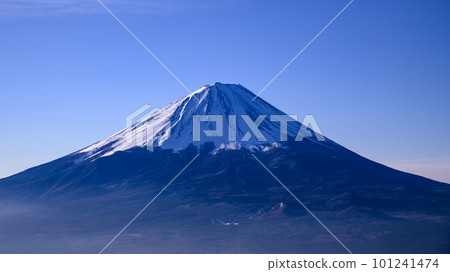 (Yamanashi Prefecture) View of Mt. Fuji from Mt. Odake - Mt. Onigatake 101241474