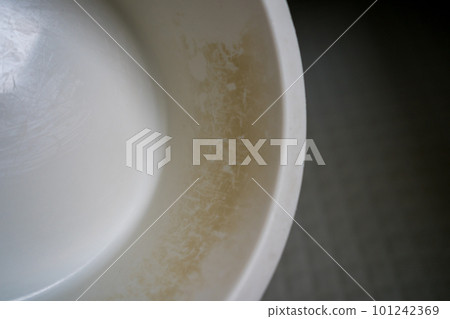 dirty wash basin 101242369