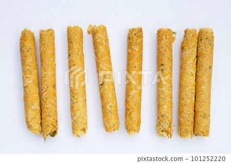 Crispy egg rolls with seaweed Crispy egg rolls with seaweed 101252220