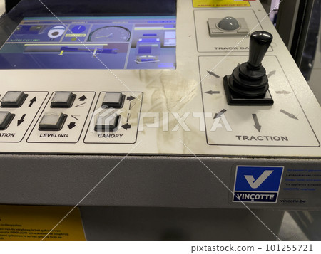 Aircraft docking stop and boarding bridge stop operator panel providing joystick, command buttons, alarm lights and a display screen Aircraft docking stop and boarding bridge stop operator panel providing joystick, command buttons, alarm lights and a display screen 101255721