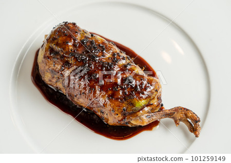 Pigeon meat and foie gras wrapped in cabbage 101259149