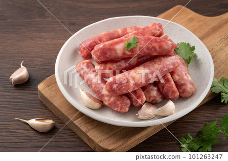 香腸 蒜味香腸 蒜 生的 raw sausage ナマソーセージ 101263247