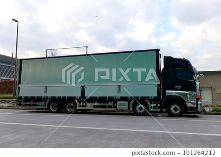 等待物流車圖片 101264212