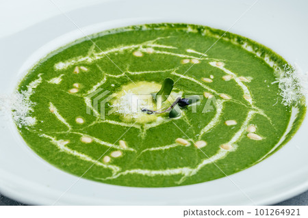 Broccoli, spinach cream soup in a bowl, egetarian dish. banner, Food recipe background. Close up Broccoli, spinach cream soup in a bowl, egetarian dish. banner, Food recipe background. Close up 101264921