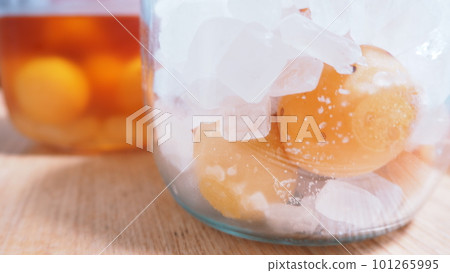 梅子糖漿和梅子酒的製備 101265995