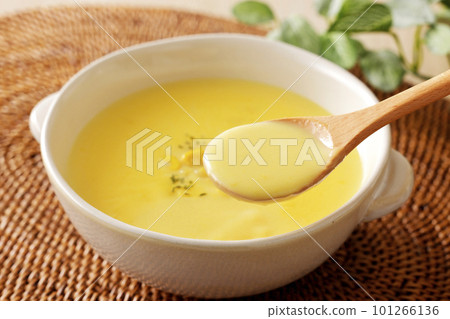 湯匙玉米濃湯 101266136