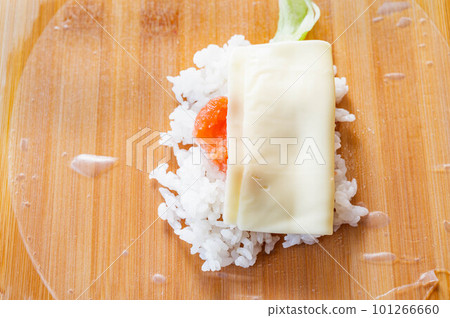 Homemade mentaiko rice fresh spring rolls 101266660