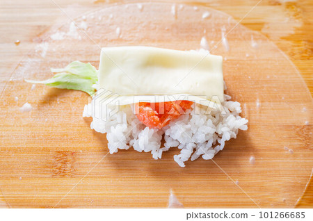 Homemade mentaiko rice fresh spring rolls 101266685