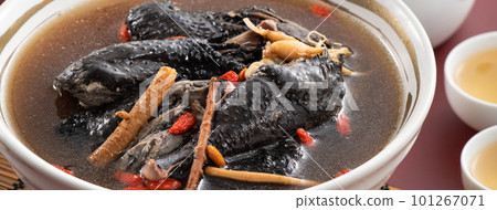 Delicious silky chicken soup with Chinese herbal medicine 101267071