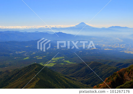 Mt. Fuji and the Kofu Basin seen from Yatsugatake 101267176