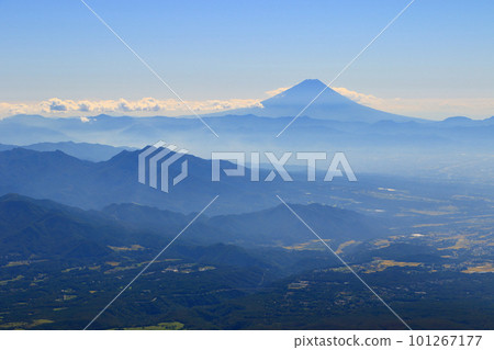 從八岳看到的富士山和甲府盆地 101267177