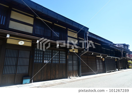 Retro streets of Takayama, Little Kyoto (Urashima Daigumi Preservation Area) 101267289
