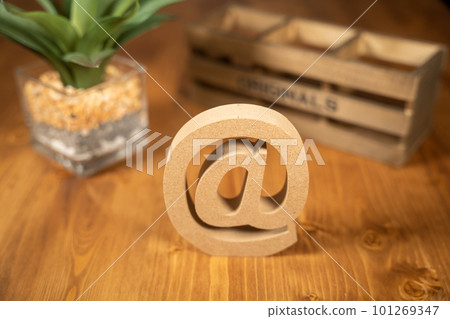 @mark,桌上擺放的植物和飾品 @mark,桌上擺放的植物和飾品 101269347
