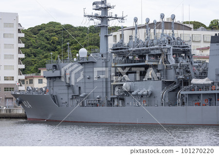日本自衛隊掃雷艇停泊在橫須賀 日本自衛隊掃雷艇停泊在橫須賀 101270220