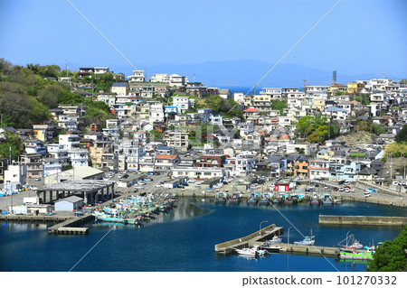 [Wakayama Prefecture] Saikazaki fishing port in sunny weather (Amalfi in Japan) 101270332