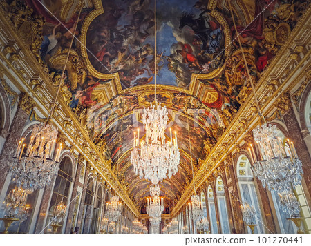 Hall of Mirrors (Galerie des glaces) in the palace of Versailles, France. The residence of the sun king Louis XIV 101270441