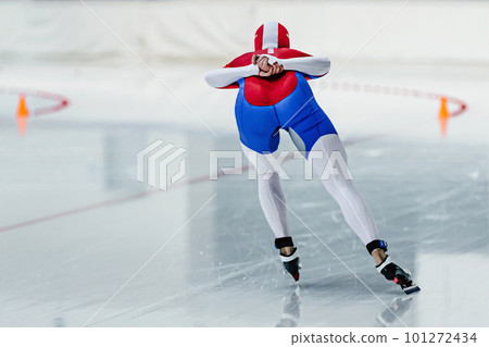back female skaters running in speed skating competition, winter sports games 101272434