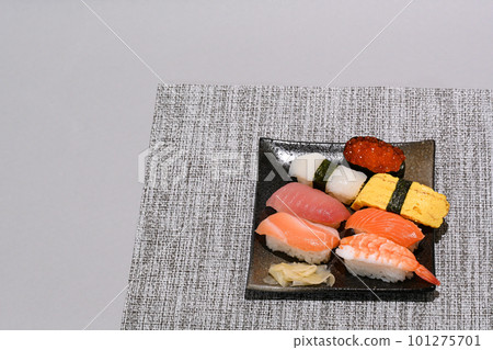 美味的壽司拼盤 101275701