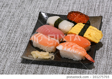 美味的壽司拼盤 101275703