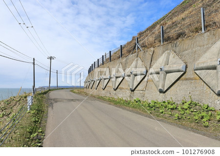Hokkaido Akkeshi Route 955 road retaining wall 101276908
