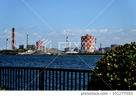 從橫濱鶴見線海芝浦站看到的工廠區風景 101277083