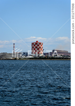 從橫濱鶴見線海芝浦站看到的工廠區風景 從橫濱鶴見線海芝浦站看到的工廠區風景 101277098