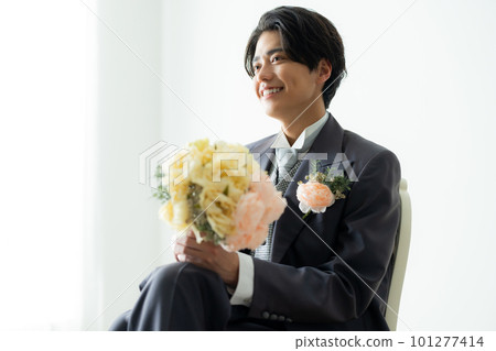 穿燕尾服的男新郎 穿燕尾服的男新郎 101277414