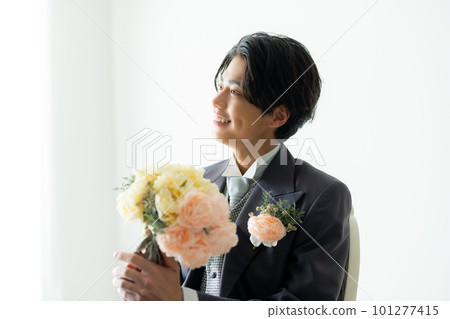 穿燕尾服的男新郎 穿燕尾服的男新郎 101277415