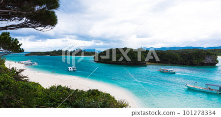 Ishigaki Island: The beautiful sea of Kabira Bay Ishigaki Island: The beautiful sea of Kabira Bay 101278334