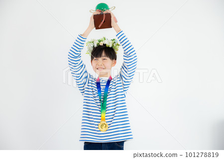 獎牌獲得者杯表彰小學生 101278819