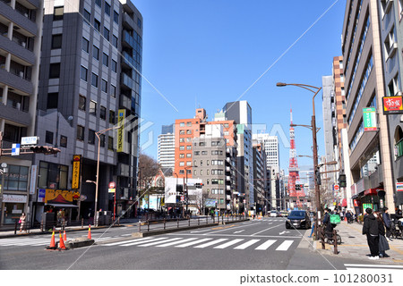 Tokyo Tower seen from Hibiya Street 101280031