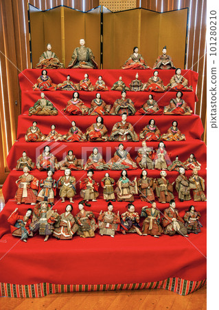 一個娃娃 101280210