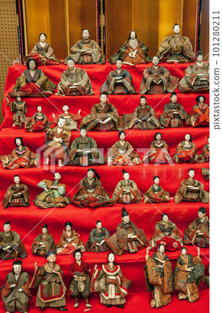 一個娃娃 101280211