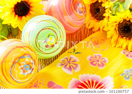Summer vacation | water yo-yo balloons, sunflowers and yukata 101280757
