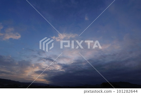 Spring morning sky with various clouds / super wide angle / sky mainly / 230403am 101282644