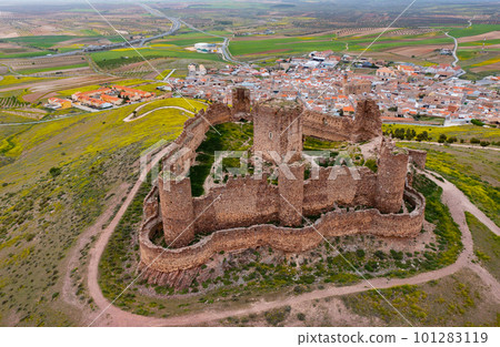 Aerial view of ruined medieval Almonacid Castle (Castillo de Almonacid), Castilla-La Mancha Aerial view of ruined medieval Almonacid Castle (Castillo de Almonacid), Castilla-La Mancha 101283119