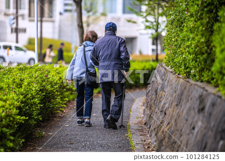 日本的東京城市景觀 老齡化社會 = 橫濱市 日本的東京城市景觀 老齡化社會 = 橫濱市 101284125